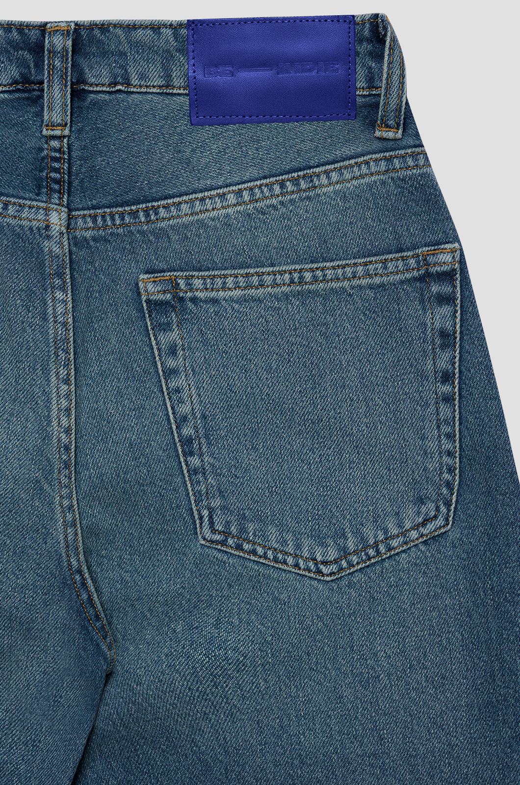 Relaxed Jeans - Medium Blue