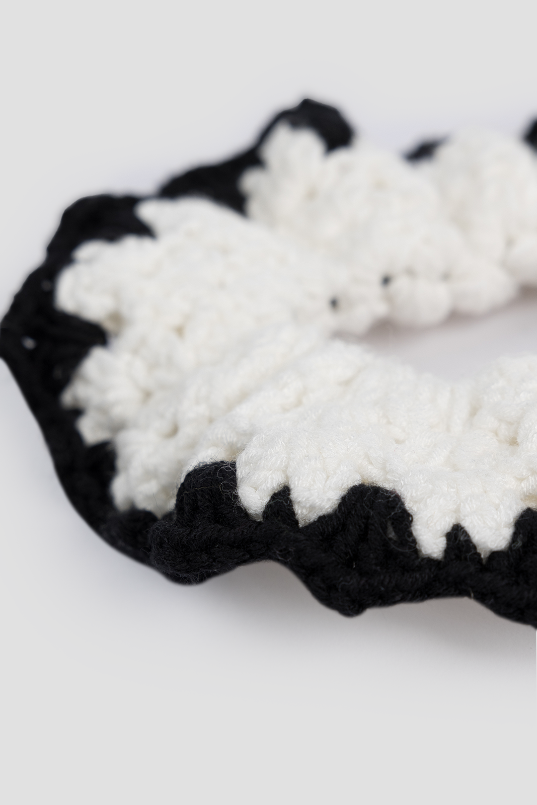 Crochet Hair Scrunchie - Off White & Black