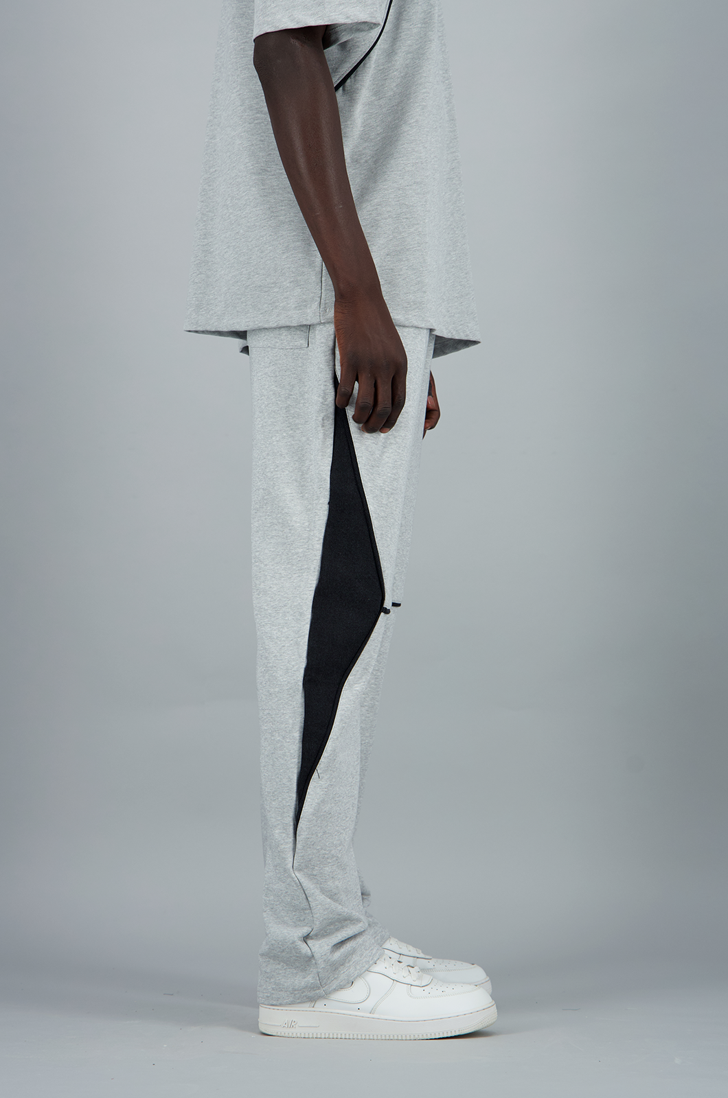 Fine Line Sweats Grey