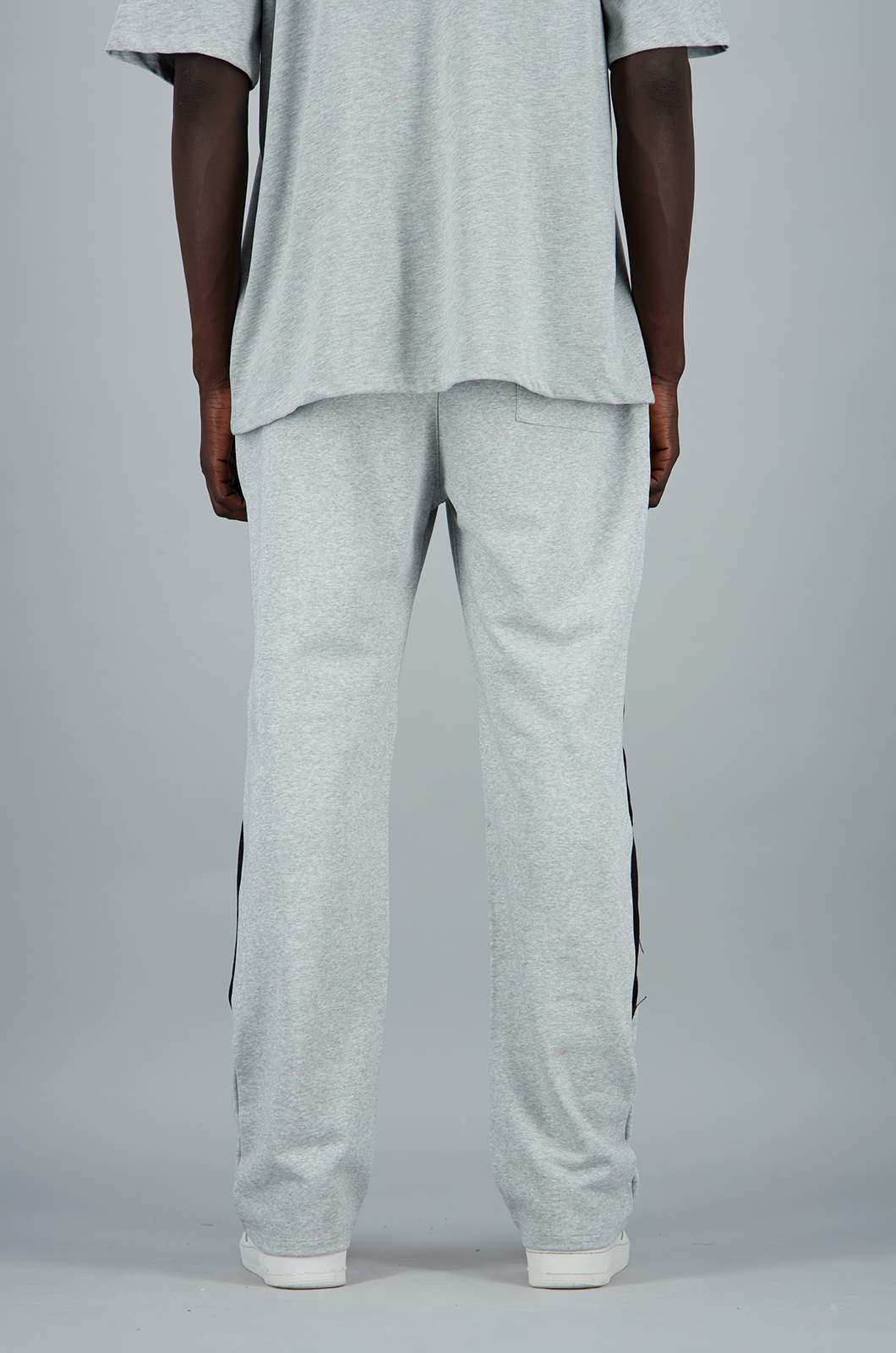 Fine Line Sweats Grey