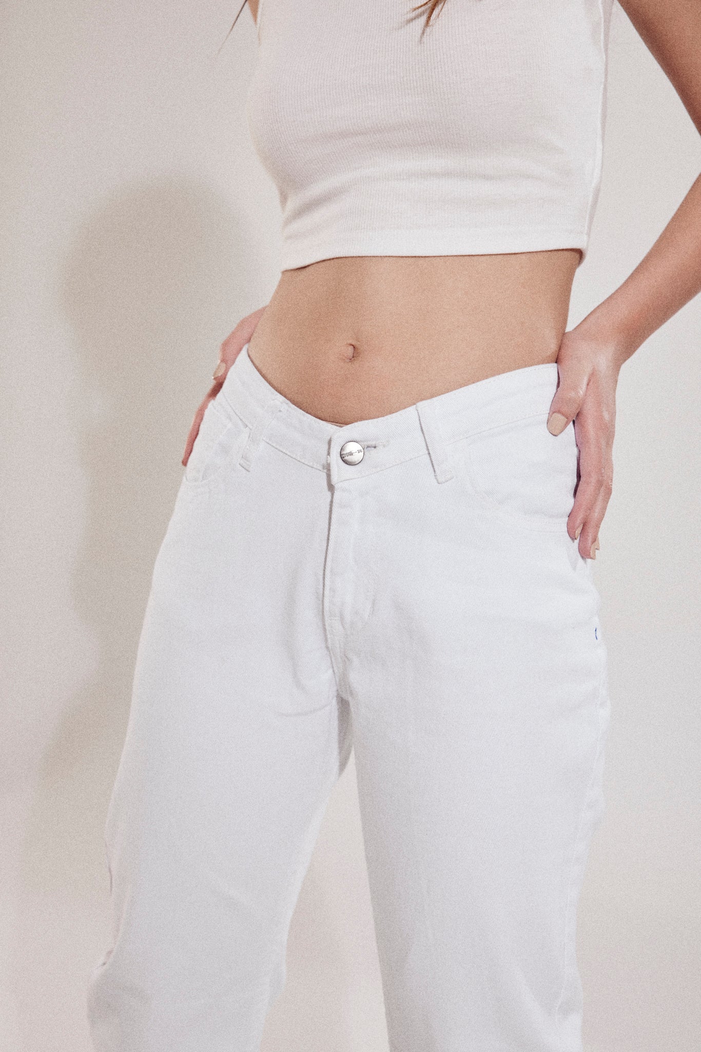 Be Edgy - V cut Jeans - White