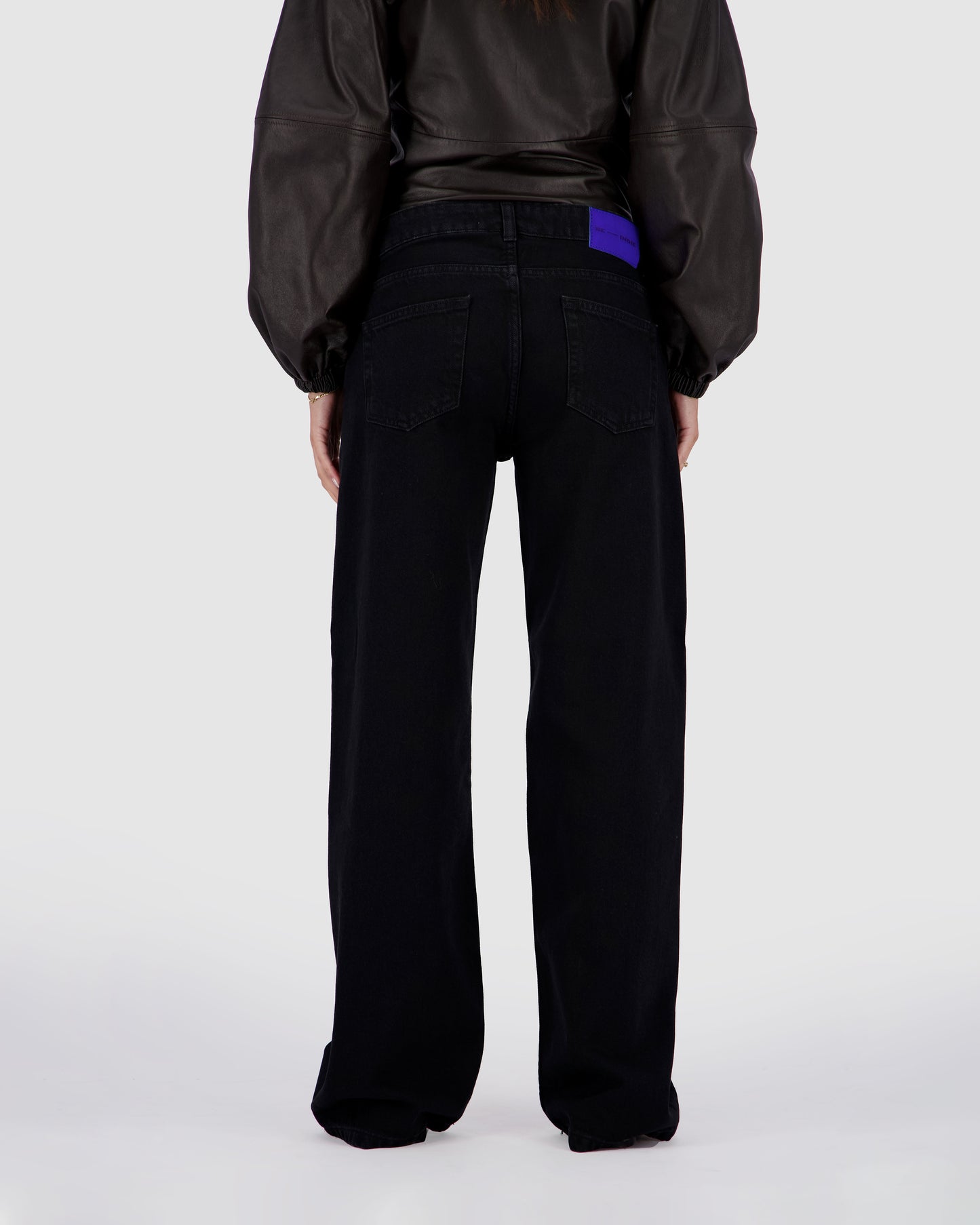 Straight Leg - Black Wash