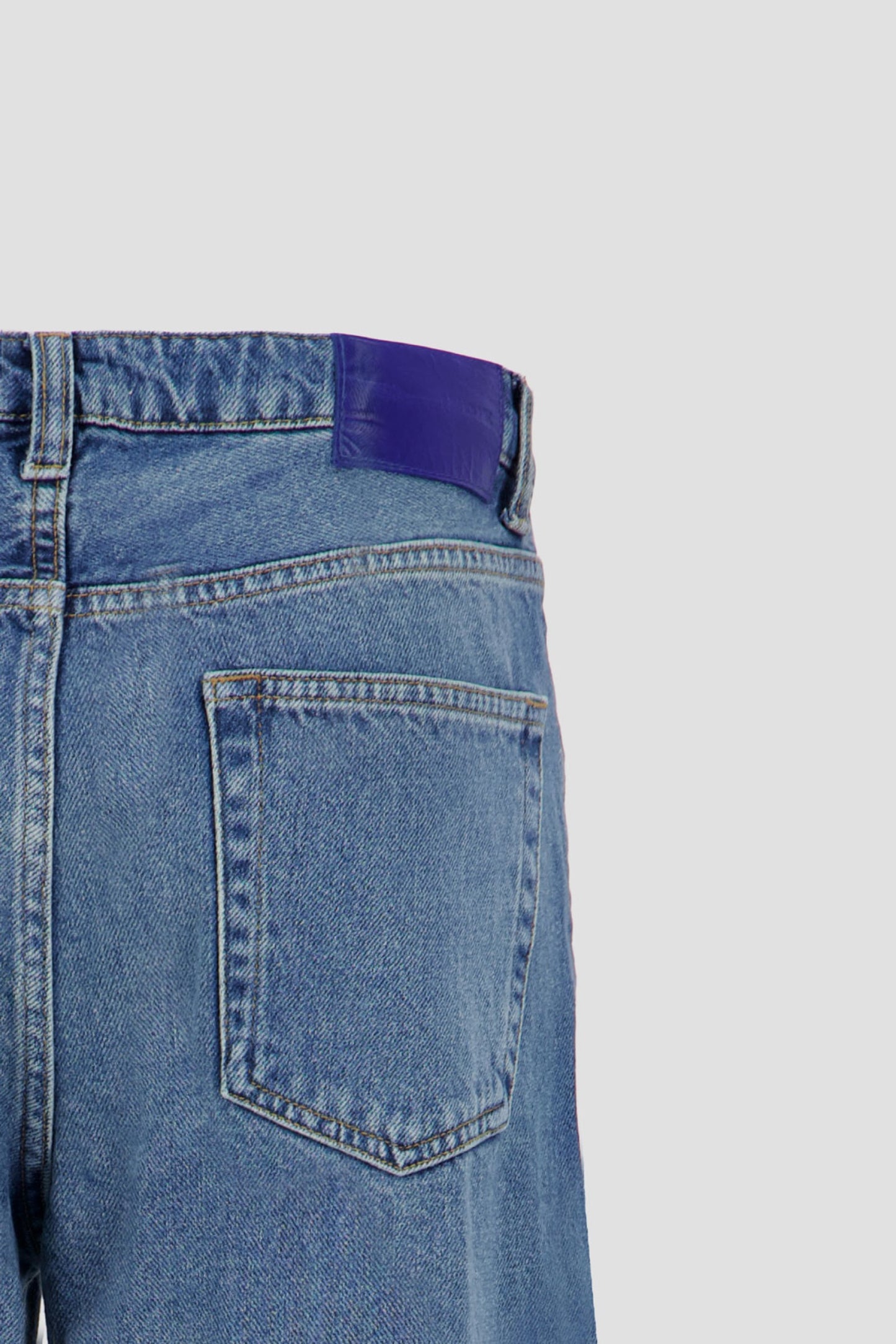 Relaxed Jeans - Medium Blue
