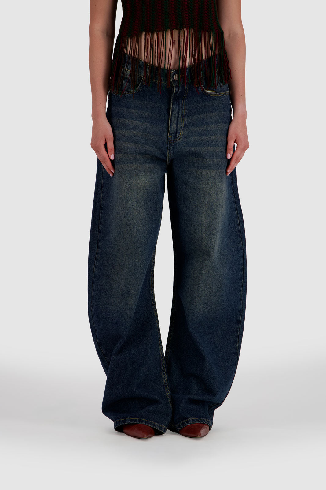 Barrel Jeans - Medium Blue with Dirty Wash
