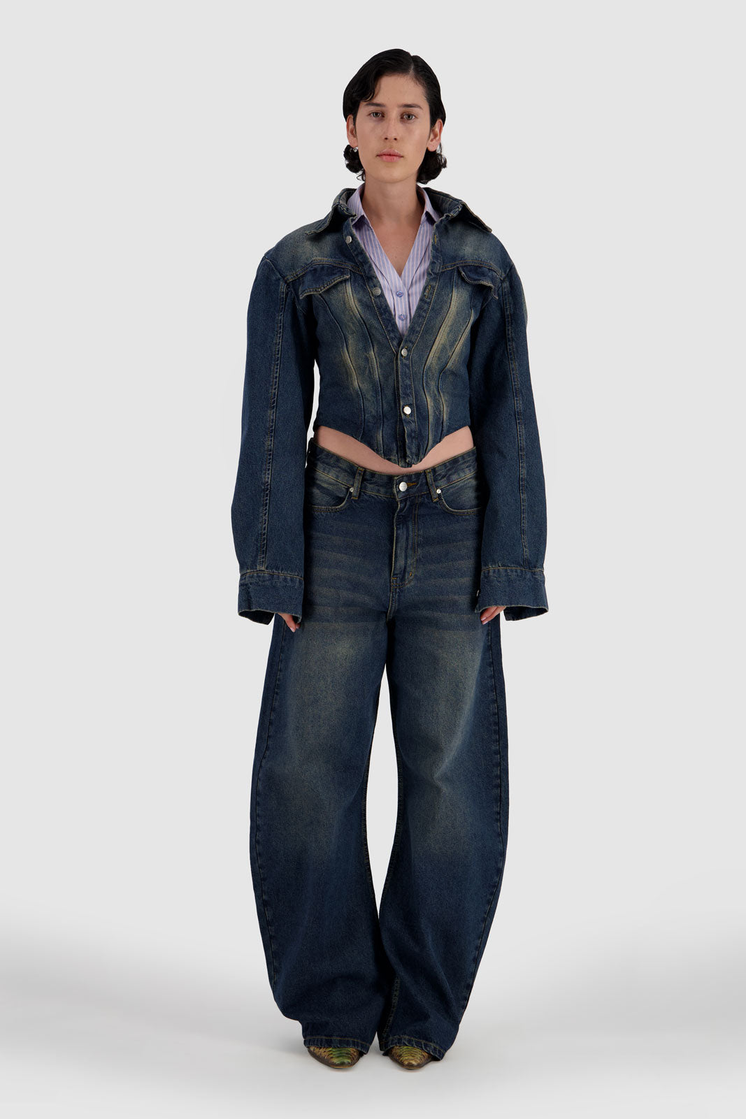 Barrel Jeans - Medium Blue with Dirty Wash