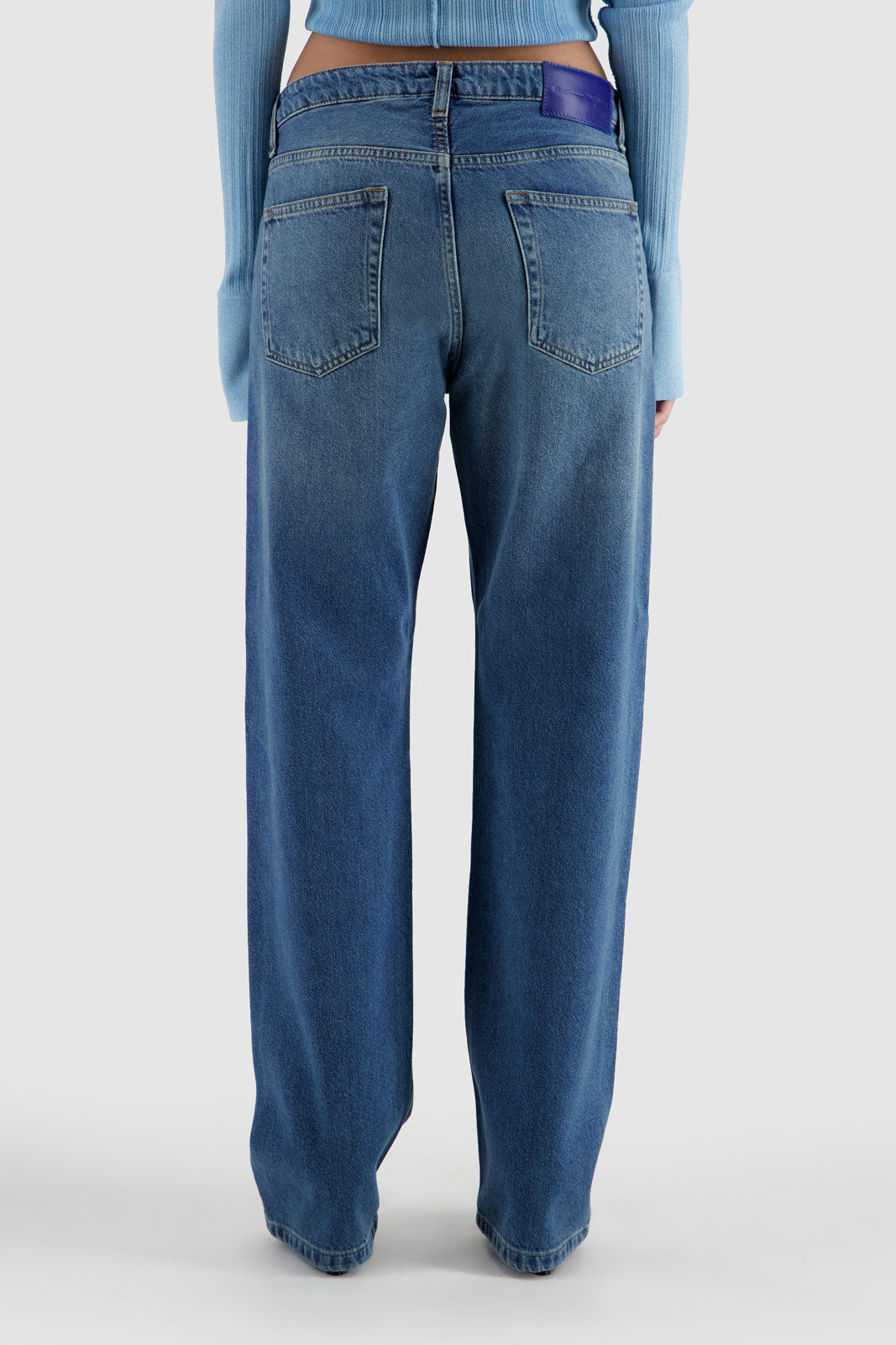 Relaxed Jeans - Medium Blue