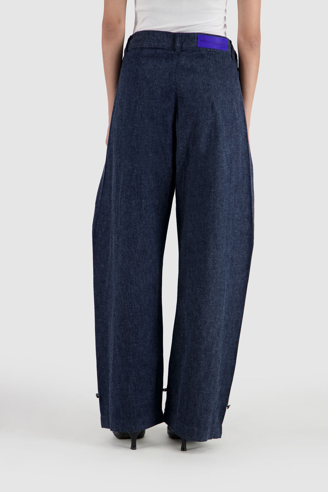 Darted Jeans - Blue Wash