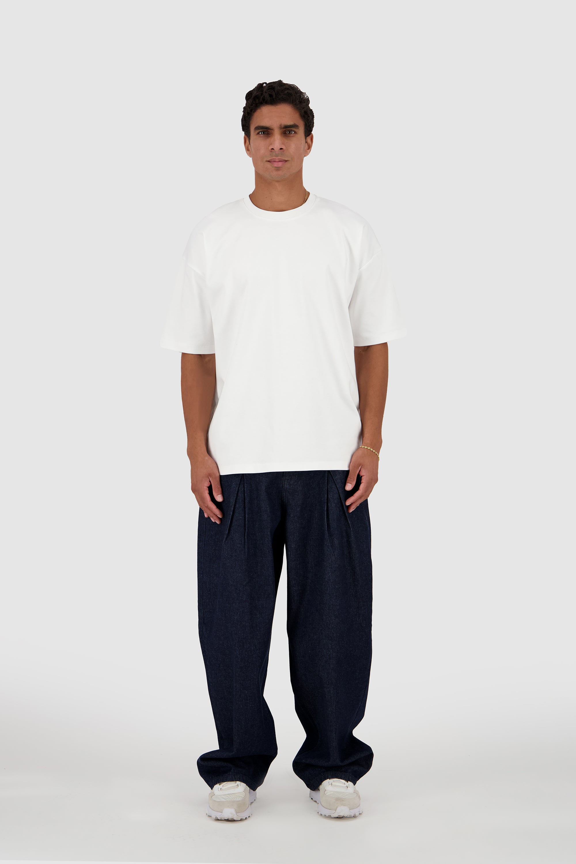 Oversized Crew Neck With Pockets - White