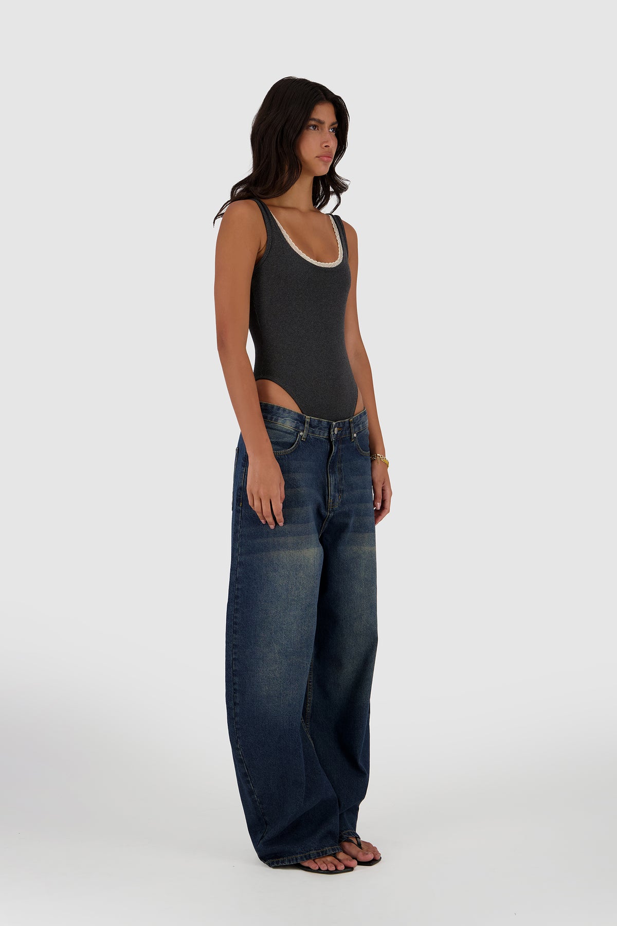 Barrel Jeans - Medium Blue with Dirty Wash