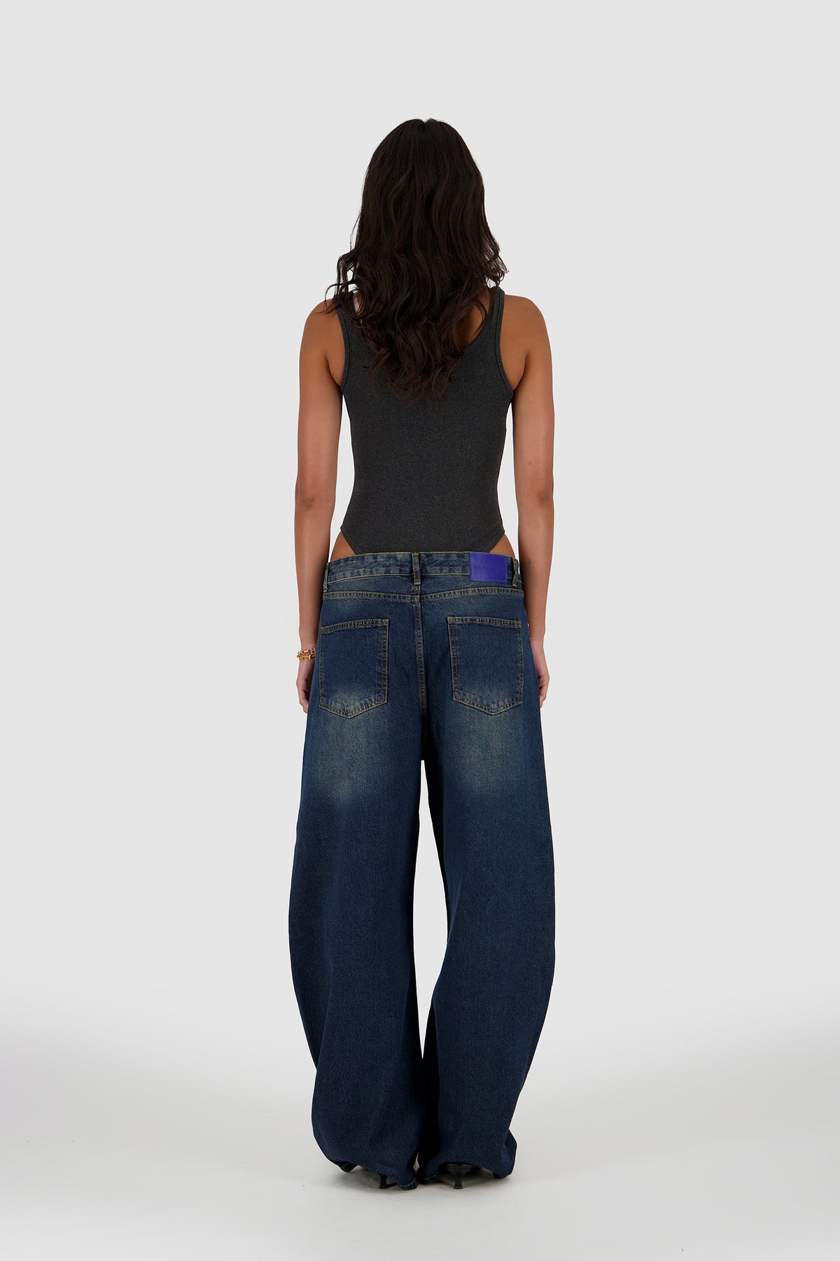Barrel Jeans - Medium Blue with Dirty Wash