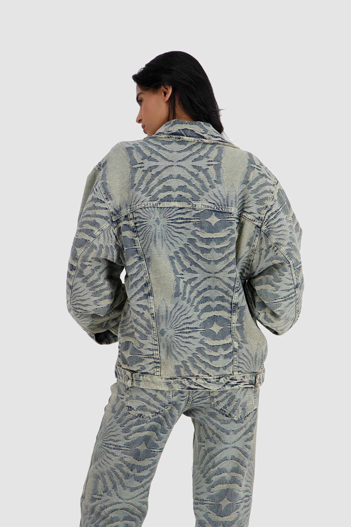 Jacquard Trucker