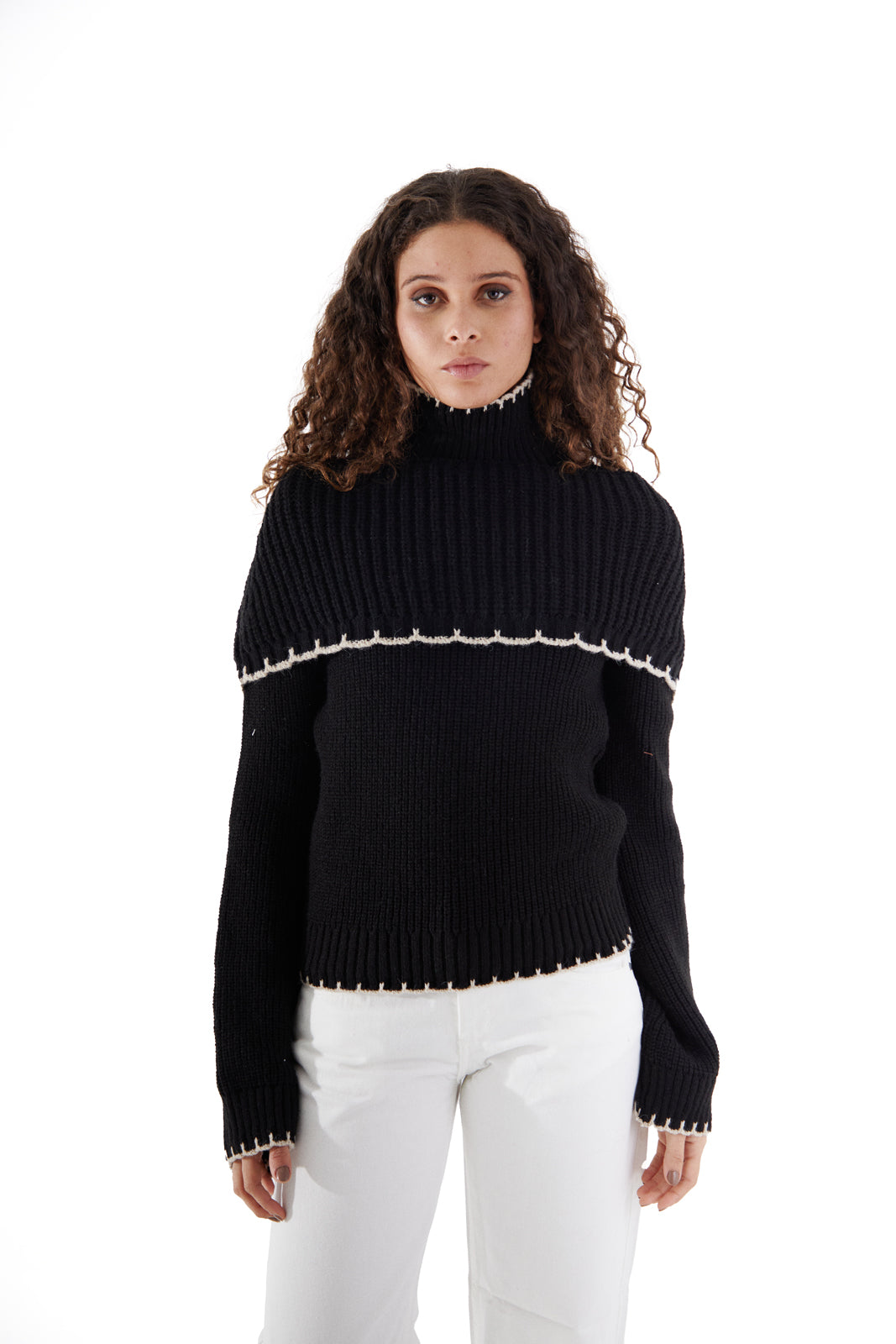 MisLayered Pullover Black